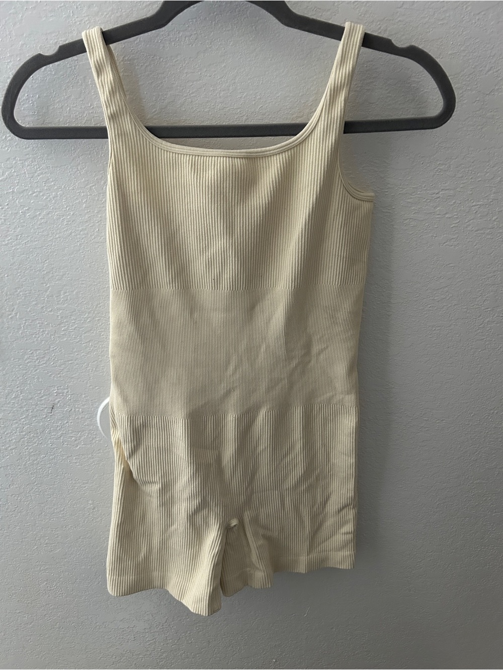 Ribbed cream onesie